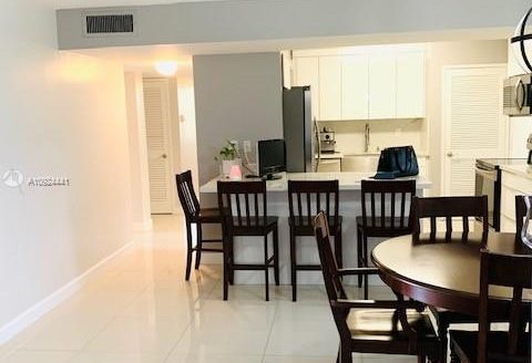 9110 Fontainebleau Blvd, Miami, FL 33172