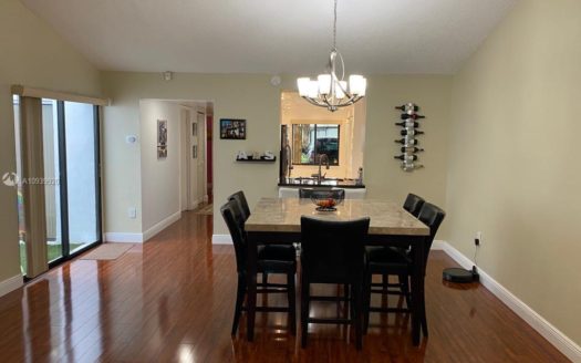 343 Fairway Cir, Weston, FL 33326