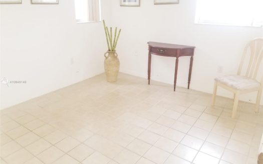 8325 Sunrise Lakes Blvd, Sunrise, FL 33322