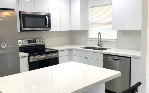 9700 Sunrise Lakes Blvd, Sunrise, FL 33322