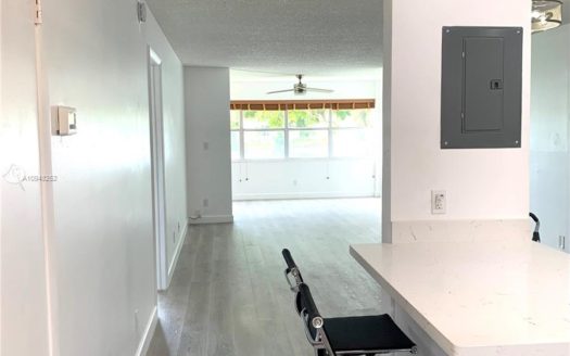 9700 Sunrise Lakes Blvd, Sunrise, FL 33322