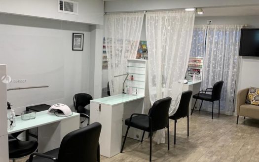 330 SW 9th St, Hialeah, FL 33010