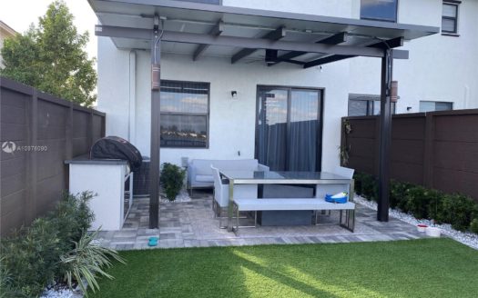 15855 NW 90th Ct, Miami Lakes, FL 33018