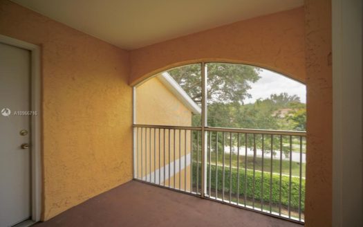 2667 NW 33rd St, Oakland Park, FL 33309