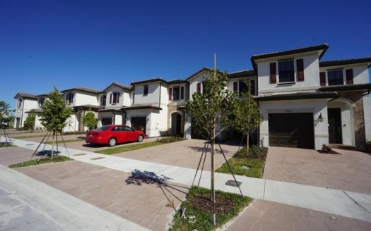 11011 W 33rd Ln, Hialeah, FL 33018