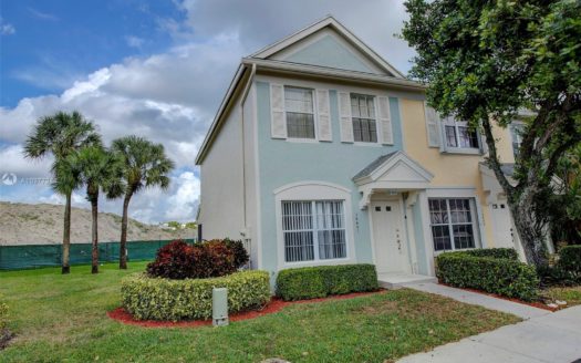 16661 Hemingway Dr, Weston, FL 33326