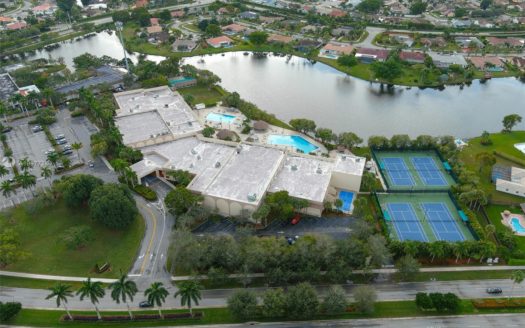 16661 Hemingway  Dr  #16661, Weston, FL 33326-1100