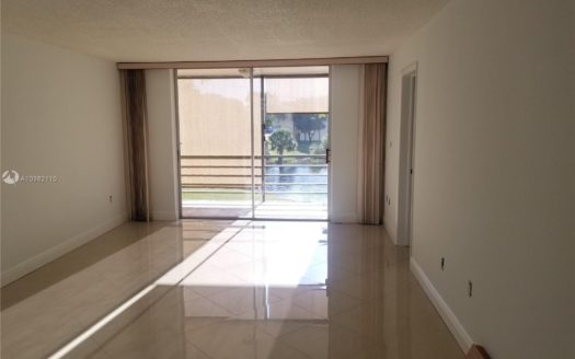 8450 Sunrise Lakes Blvd, Sunrise, FL 33322