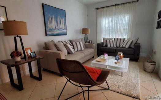 902 SW 143rd Ter, Pembroke Pines, FL 33027