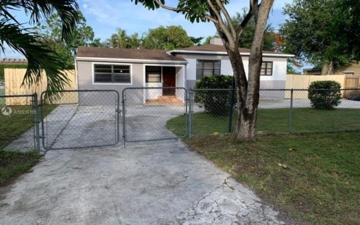 925 SW 75th Ave, Miami, FL 33144