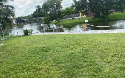 4000 E Shore Rd, Miramar, FL 33023