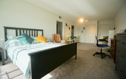 405 S Pine Island Rd, Plantation, FL 33324