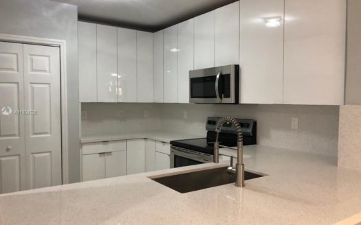 8171 W 36th Av, Hialeah Gardens, FL 33018