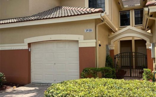 3938 Mango Dr #3938, Weston, FL 33332-2158