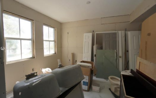 10902 NW 83rd St, Doral, FL 33178