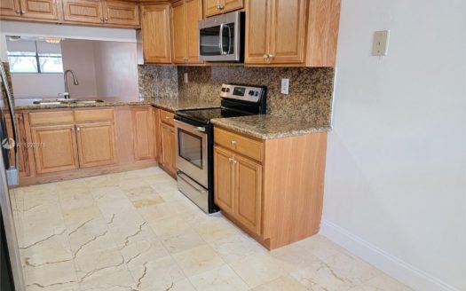 2704 NW 104th Ave, Sunrise, FL 33322