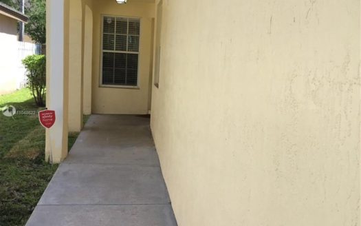 18336 NW 6th St, Pembroke Pines, FL 33029