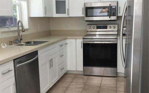 18336 NW 6th St, Pembroke Pines, FL 33029