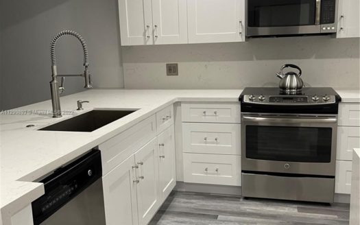 380 Racquet Club Rd, Weston, FL 33326