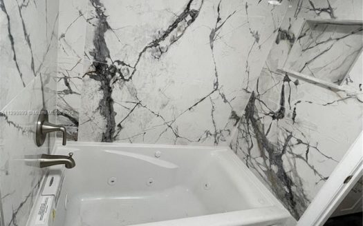 380 Racquet Club Rd, Weston, FL 33326