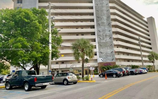 7904 West Dr, North Bay Village, FL 33141