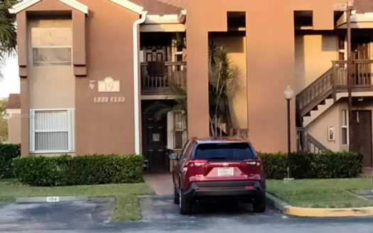 855 SW 113th Way, Pembroke Pines, FL 33025