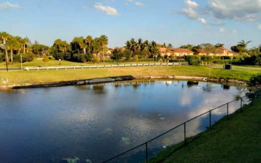 855 SW 113th Way, Pembroke Pines, FL 33025