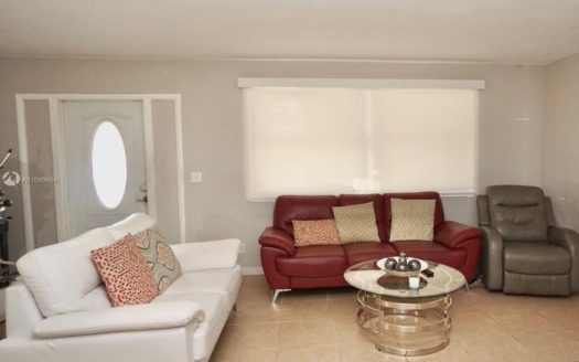 4751 NW 4th Ct, Plantation, FL 33317