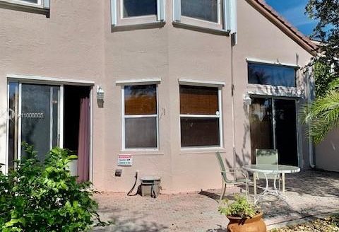 563 NW 157th Ave, Pembroke Pines, FL 33028