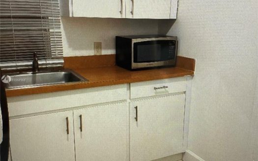 1739 A Dewey, Hollywood, FL 33020-6118