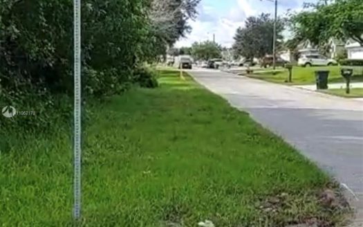 958 SW McDevitt Ave, Port St. Lucie, FL 34953