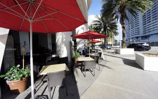 1750 N Bayshore Dr, Miami, FL 33132
