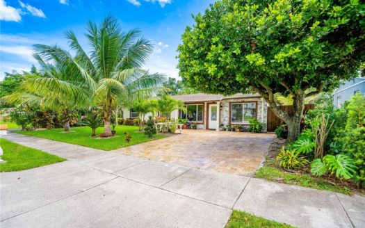 6130 SW 15th Ct, North Lauderdale, FL 33068