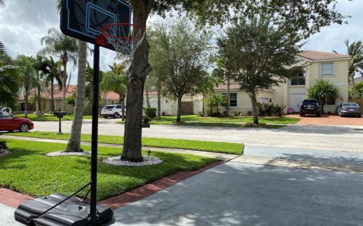 19137 NW 23rd St, Pembroke Pines, FL 33029