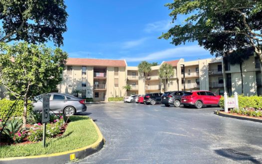 6401 N University Dr, Tamarac, FL 33321
