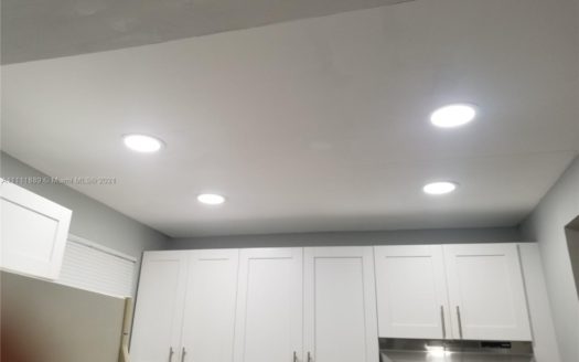 8110 Sunrise Lakes Blvd, Sunrise, FL 33322