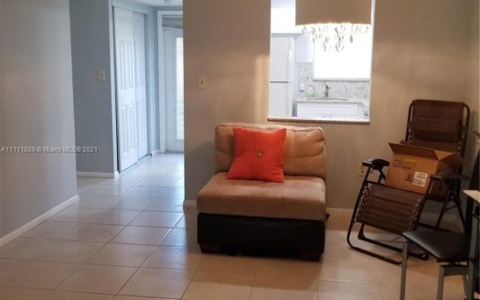 8110 Sunrise Lakes Blvd, Sunrise, FL 33322