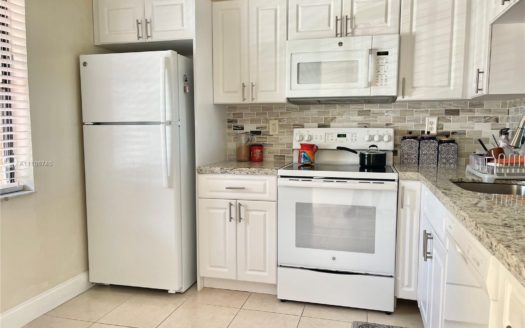 6401 N University Dr, Tamarac, FL 33321