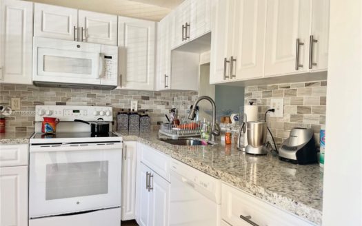 6401 N University Dr, Tamarac, FL 33321