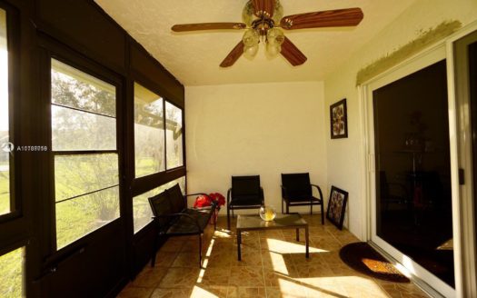 612 Woodgate Ln, Sunrise, FL 33326