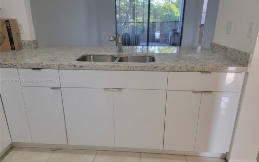 100 NW 76 AV #302 Plantation, FL 33024