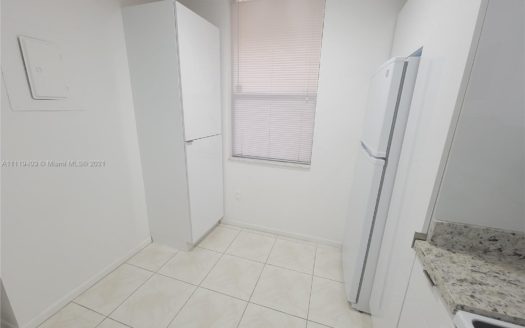 100 NW 76 AV #302 Plantation, FL 33024