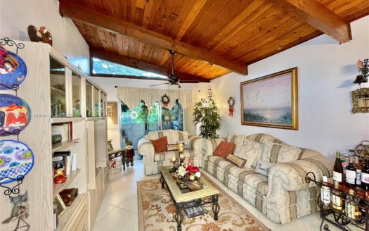 123 Briarwood Cir #2-5, Hollywood, FL 33024-1303