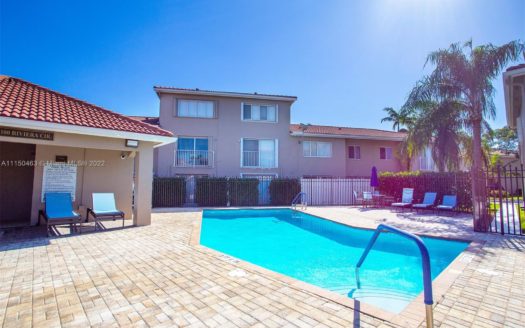 143 Riviera Cir #143, Weston, FL 33326-3113