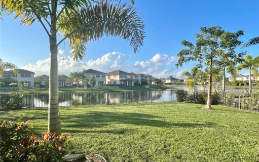 8551 Lakeside Bnd, Parkland, FL 33076-2882