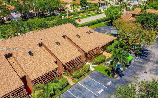 1445 Amanda St, Hollywood, FL 33020-3255