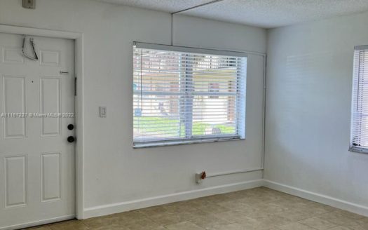 406 Lakeside Dr #117, Margate, FL 33063-7653