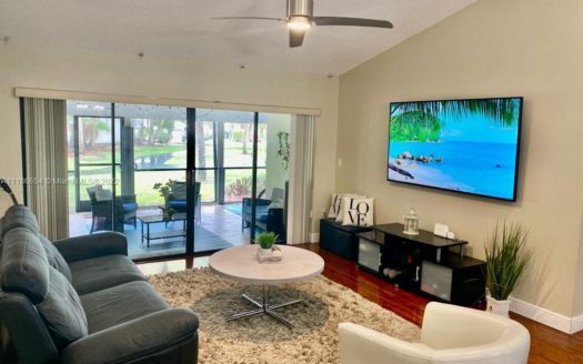 343 Fairway Cir #63, Weston, FL 33326-1415