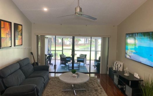 343 Fairway Cir #63, Weston, FL 33326-1415