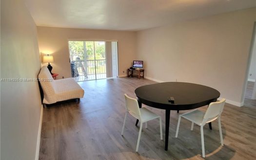 6301 N Falls Cir Dr #206, Lauderhill, FL 33319-6861